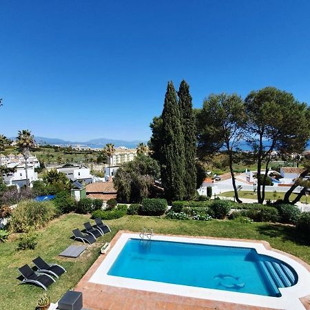 Beautiful 5 Bedroom Villa With Private Pool With Stunning Sea Views, Walking Distances To Shops Restaurants Beach Manilva Kültér fotó