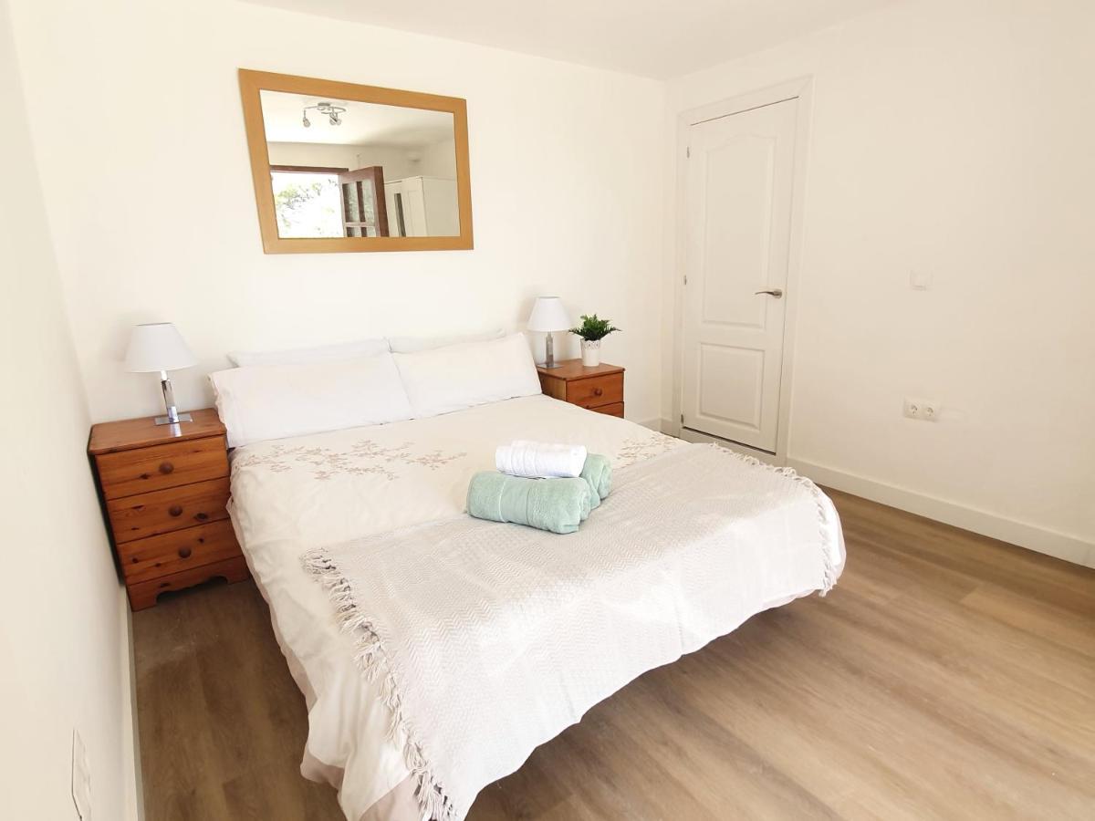 Beautiful 5 Bedroom Villa With Private Pool With Stunning Sea Views, Walking Distances To Shops Restaurants Beach Manilva Kültér fotó